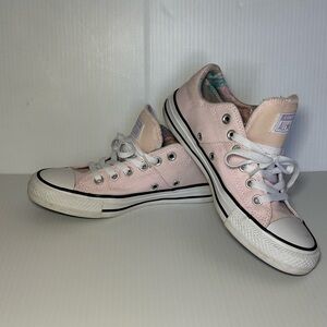 Converse  Pink Sneakers